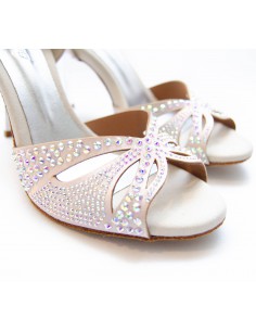 Chaussures satin nude strass 2